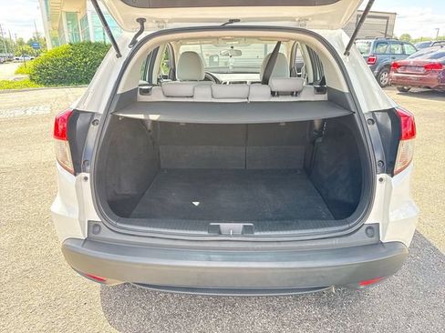 Used 2022 Honda HR-V LX image 23
