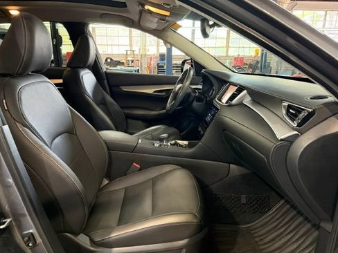 Used 2019 INFINITI QX50 Essential w/ Premium Heat Package AWD/4WD image 10