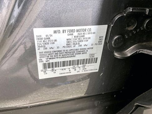 Certified 2024 Ford Explorer Limited image 27