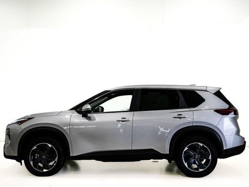 Used 2025 Nissan Rogue SV FWD image 5