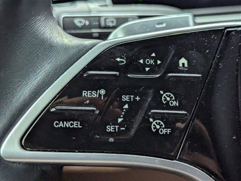 Used 2024 Mercedes-Benz GLE 450 4MATIC image 5