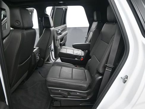Used 2022 Chevrolet Tahoe Z71 w/ Luxury Package AWD/4WD image 14