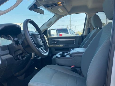 Used 2018 RAM 1500 Classic SLT image 14