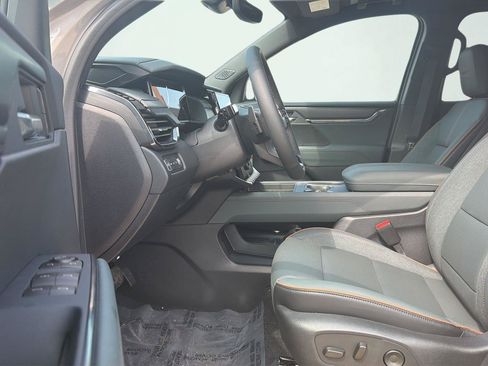 New 2026 GMC Acadia AT4 w/ Luxury Package AWD/4WD image 6