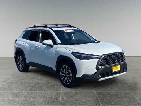 Certified 2024 Toyota Corolla Cross XLE w/ Convenience Package image 7