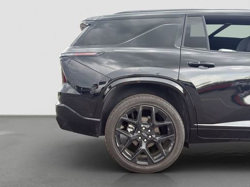 Used 2025 Chevrolet Traverse RS FWD image 30