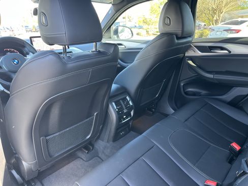 Used 2025 BMW X4 xDrive30i image 22