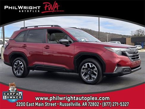 Used 2025 Subaru Forester Premium image 1