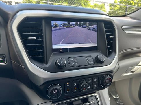 Used 2023 GMC Acadia SLT image 19