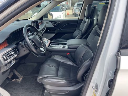 Used 2023 Lincoln Aviator Reserve w/ Equipment Group 201A image 10
