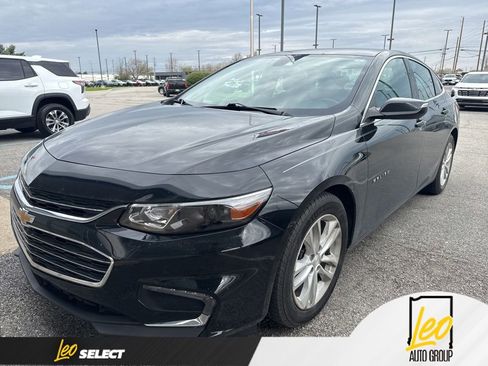 Used 2017 Chevrolet Malibu LT image 2