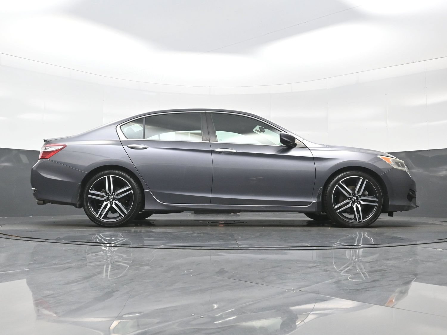 Used 2017 Honda Accord Sport image 34