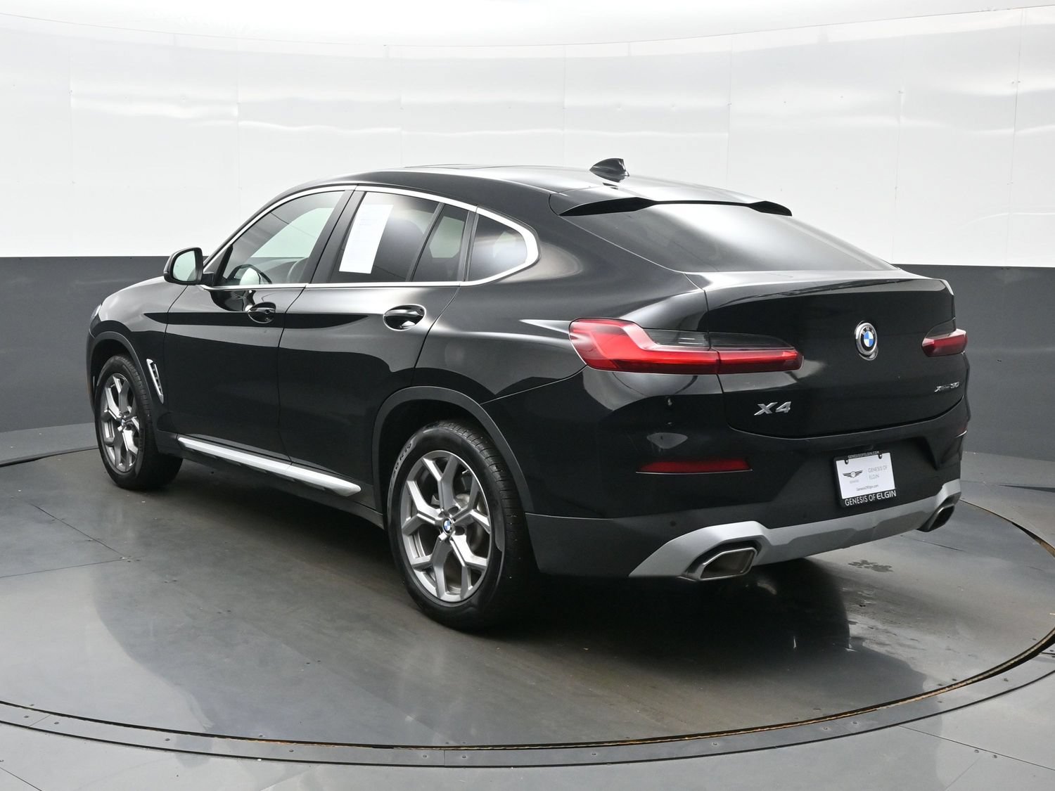 Used 2025 BMW X4 xDrive30i AWD/4WD image 4