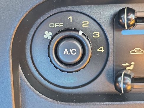 Used 1994 MAZDA MX-5 Miata RWD image 25