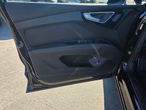 Used 2024 Audi Q4 e-tron Premium w/ Convenience Package image 24