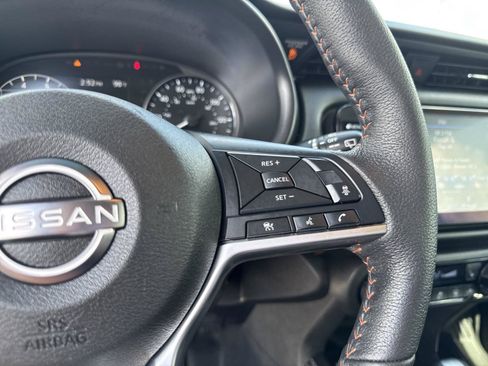 Used 2023 Nissan Kicks SR w/ SR Premium Package FWD image 22