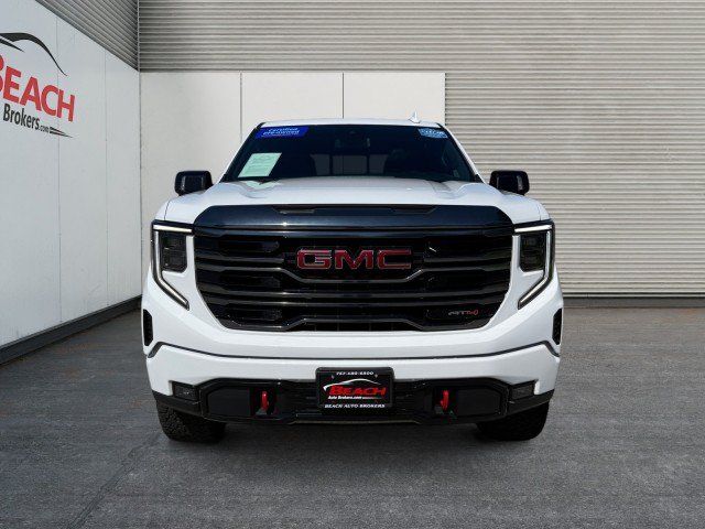 Used 2022 GMC Sierra 1500 AT4 w/ AT4 Preferred Package AWD/4WD image 5