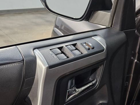 Used 2023 Toyota 4Runner SR5 AWD/4WD image 21