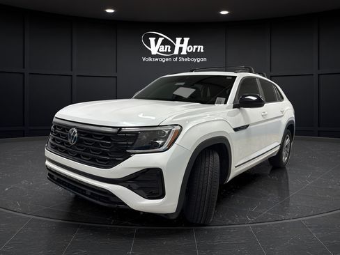 Used 2025 Volkswagen Atlas Cross Sport SEL R-Line AWD/4WD image 3