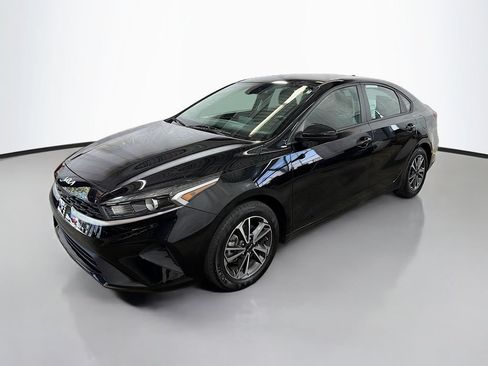 Used 2024 Kia Forte LXS FWD image 5