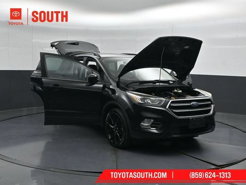 Used 2017 Ford Escape SE w/ Equipment Group 201A AWD/4WD image 54