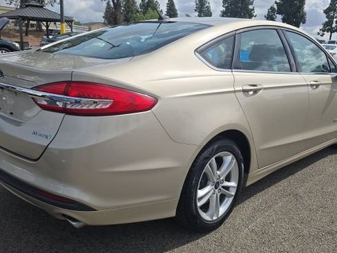 Used 2018 Ford Fusion S FWD image 2