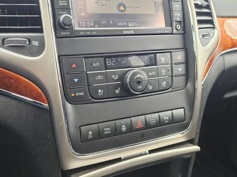 Used 2012 Jeep Grand Cherokee Overland AWD/4WD image 36