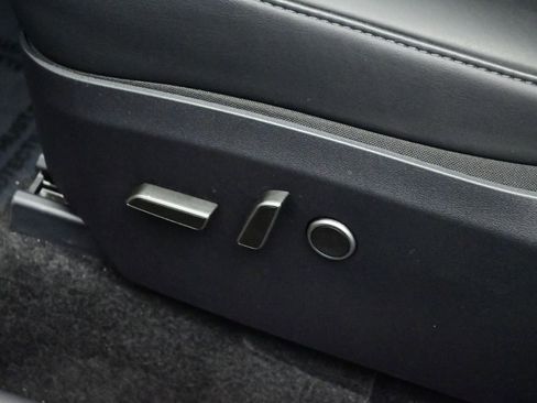 Used 2025 Tesla Model Y Long Range image 50