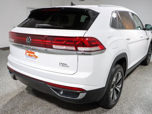 Used 2024 Volkswagen Atlas Cross Sport SE FWD image 7
