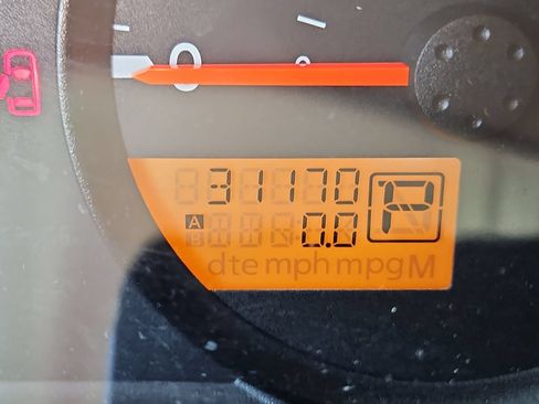 Used 2020 Nissan Frontier SV w/ Midnight Edition Floor Mats AWD/4WD image 17