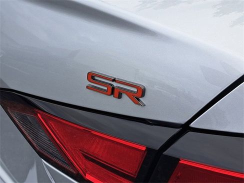 Used 2024 Nissan Altima 2.5 SR w/ SR Premium Package image 6