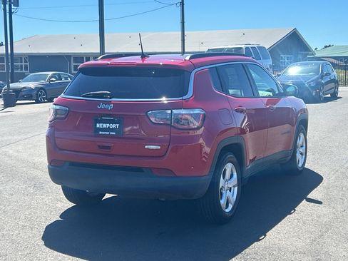 Used 2020 Jeep Compass Latitude w/ Popular Equipment Group FWD image 9