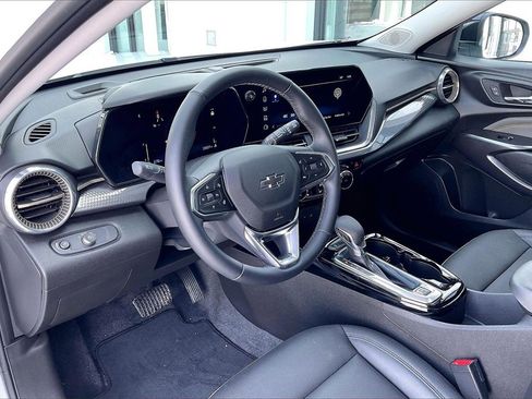 Used 2025 Chevrolet Trax ACTIV w/ Sunroof Package image 14