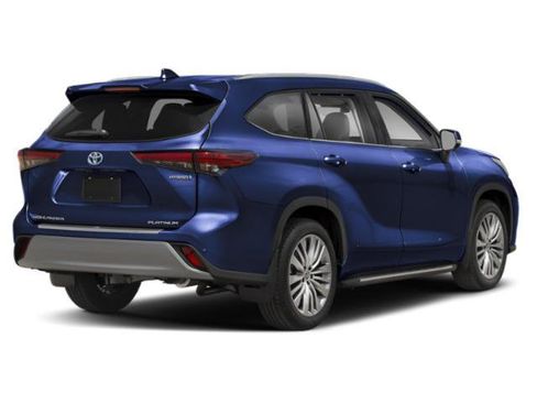 New 2026 Toyota Highlander Platinum image 2