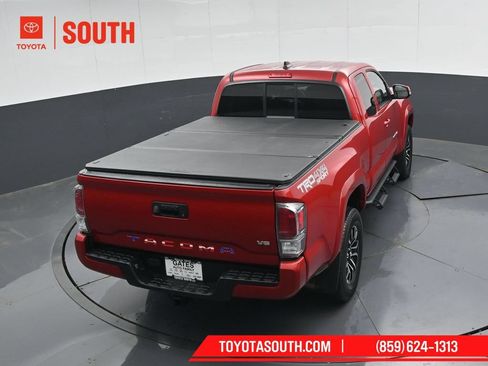 Used 2022 Toyota Tacoma TRD Sport AWD/4WD image 41
