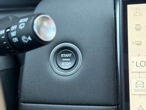 Certified 2025 Land Rover Discovery Sport S AWD/4WD image 17