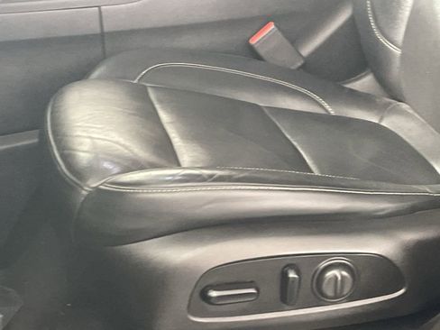 Used 2017 GMC Acadia SLT image 19