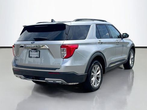 Used 2023 Ford Explorer XLT w/ Equipment Group 202A AWD/4WD image 7