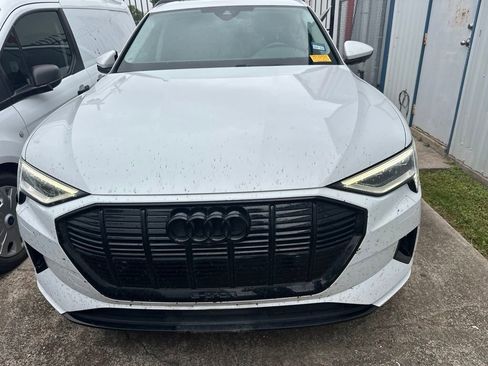 Used 2022 Audi e-tron Premium AWD/4WD image 2