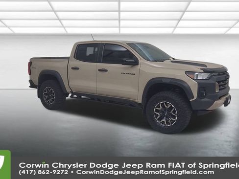 Used 2023 Chevrolet Colorado Trail Boss w/ Technology Package image 3