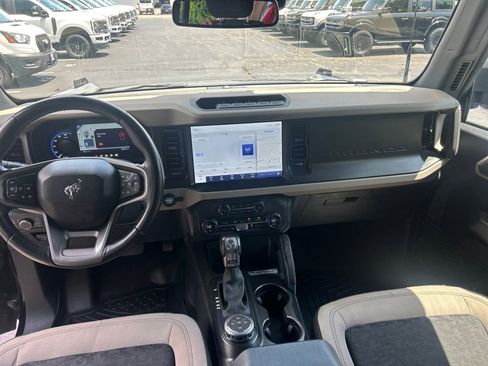 Used 2023 Ford Bronco Wildtrak AWD/4WD image 14