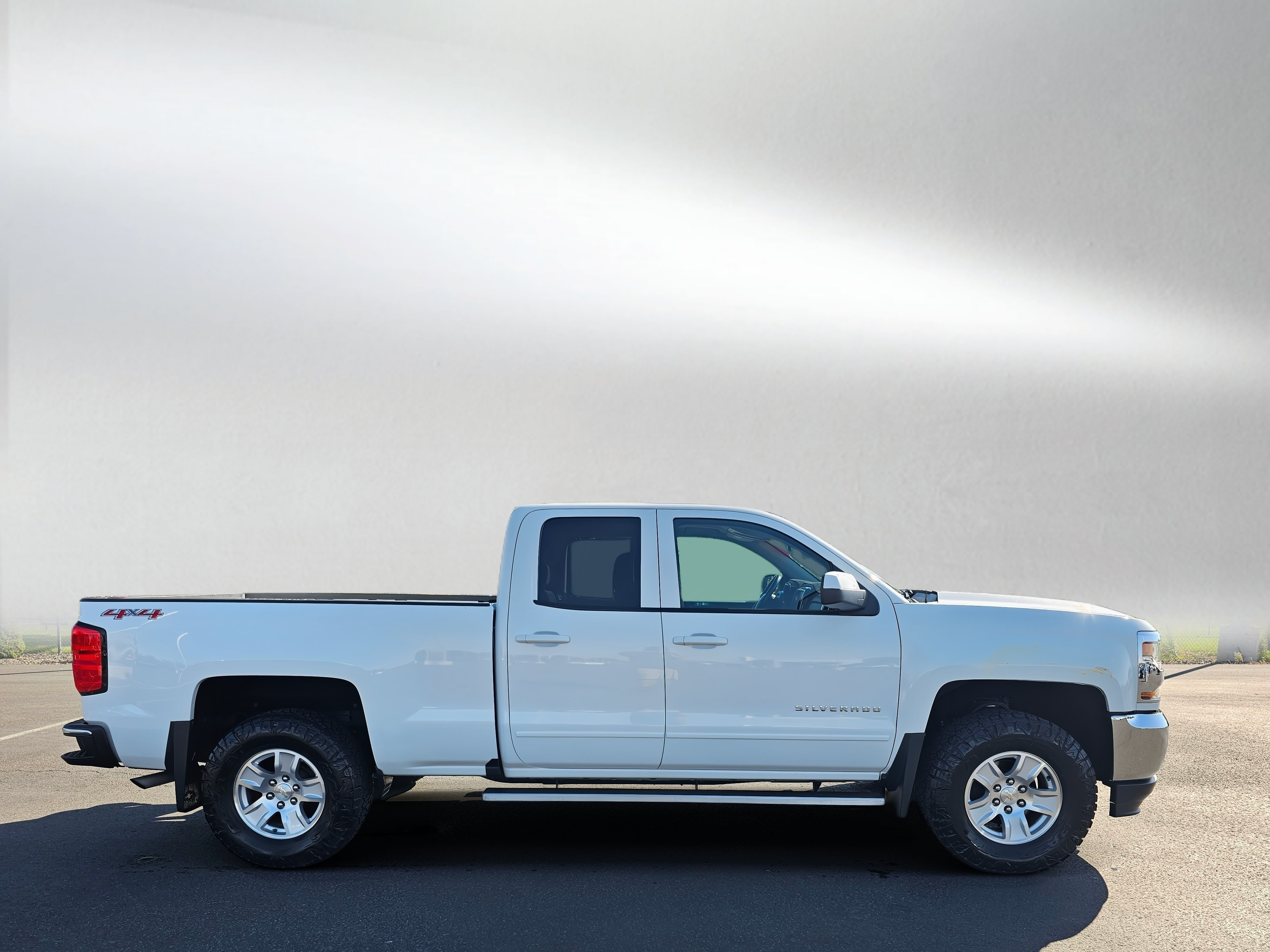 Used 2017 Chevrolet Silverado 1500 LT w/ All Star Edition AWD/4WD image 6
