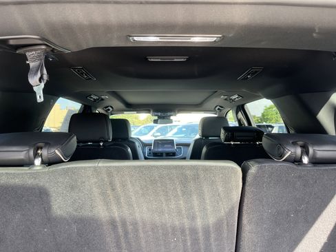 Used 2023 Chevrolet Tahoe Premier AWD/4WD image 14