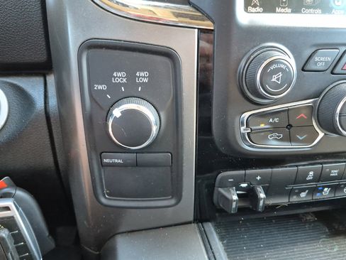 Used 2017 RAM 2500 Big Horn w/ Night Special Edition image 20