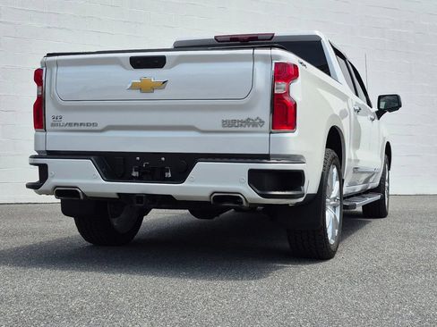Used 2025 Chevrolet Silverado 1500 High Country w/ Technology Package AWD/4WD image 22