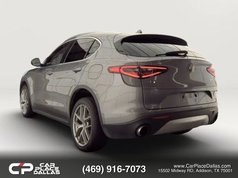 Used 2018 Alfa Romeo Stelvio AWD image 4