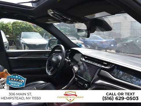 Used 2022 Jeep Grand Cherokee Overland w/ Luxury Tech Group IV AWD/4WD image 17