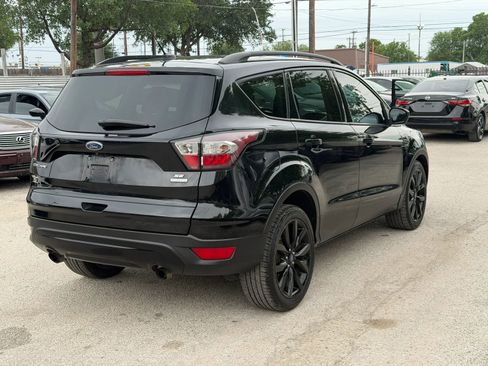 Used 2018 Ford Escape SE w/ SE Sport Appearance Package FWD image 8