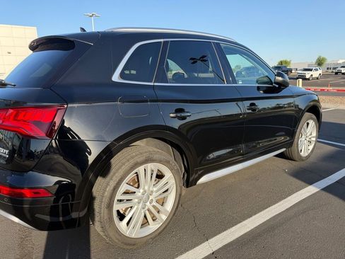 Used 2018 Audi Q5 2.0T Premium Plus w/ Premium Plus Package AWD/4WD image 2