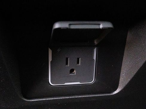 New 2025 Chevrolet Suburban LS image 30